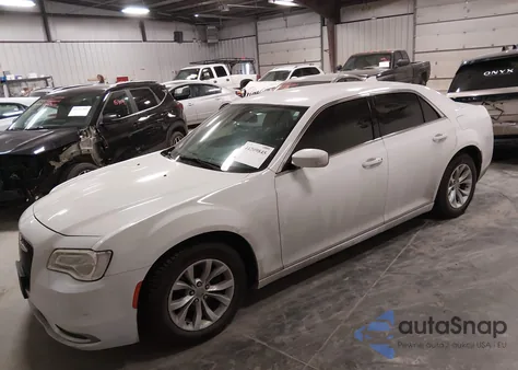2016 Chrysler 300 Limited z USA, uszkodzony, nr VIN 2C3CCAAGXGH234193